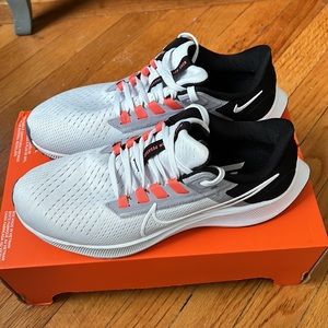 Nike Air Zoom Pegasus 38 running sneakers